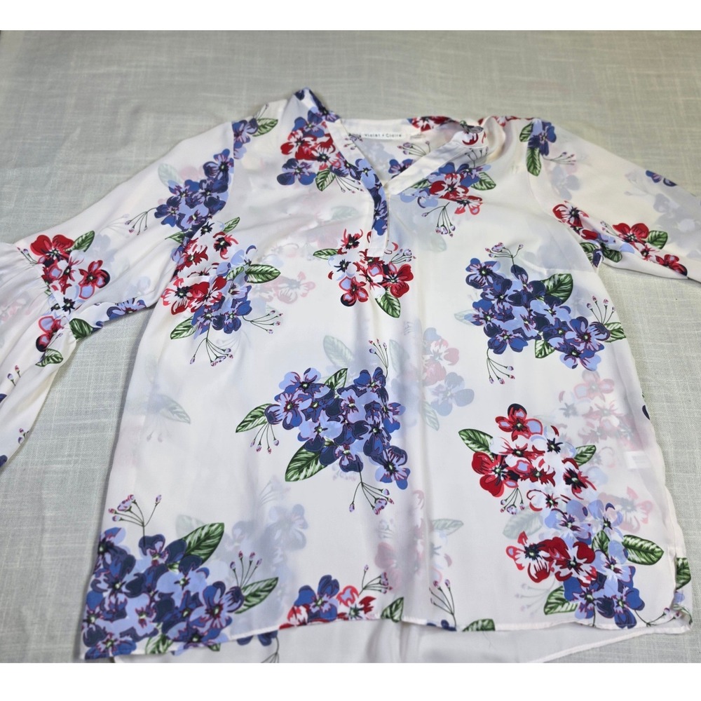 Violet + Claire Floral V-Neck Blouse White Blue Red Tiered Bell Sleeve Top 1X